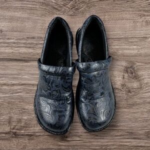 BOC Born Concept Peggy Blue Floral Tooled Slip On Clog C45788 Womens Size 7